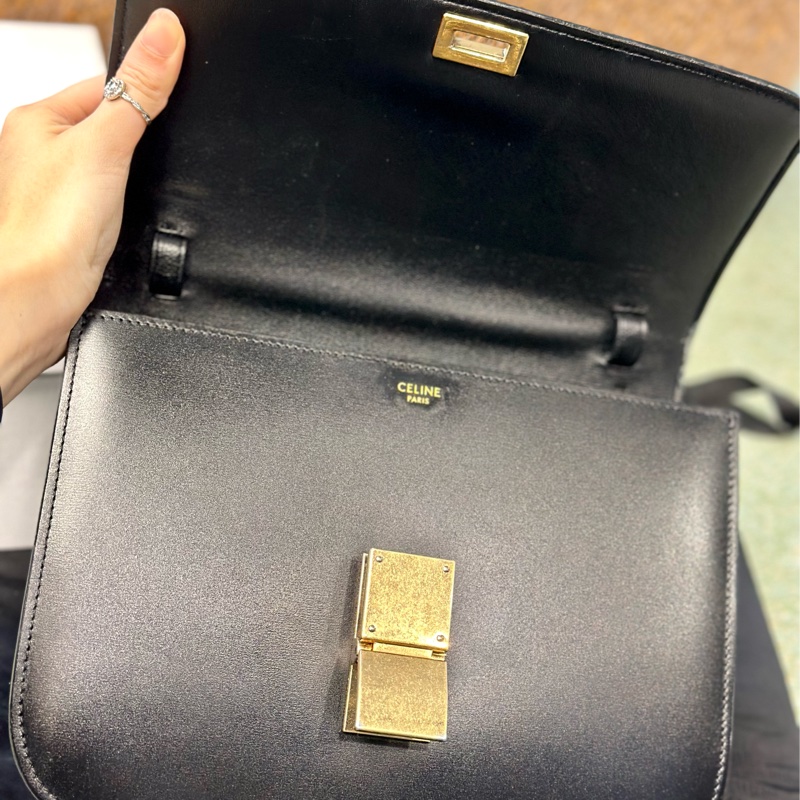 🔥爆款甜價釋出🔥 #Celine #賽琳classic #box #豆腐包 #方塊包 中號-18
