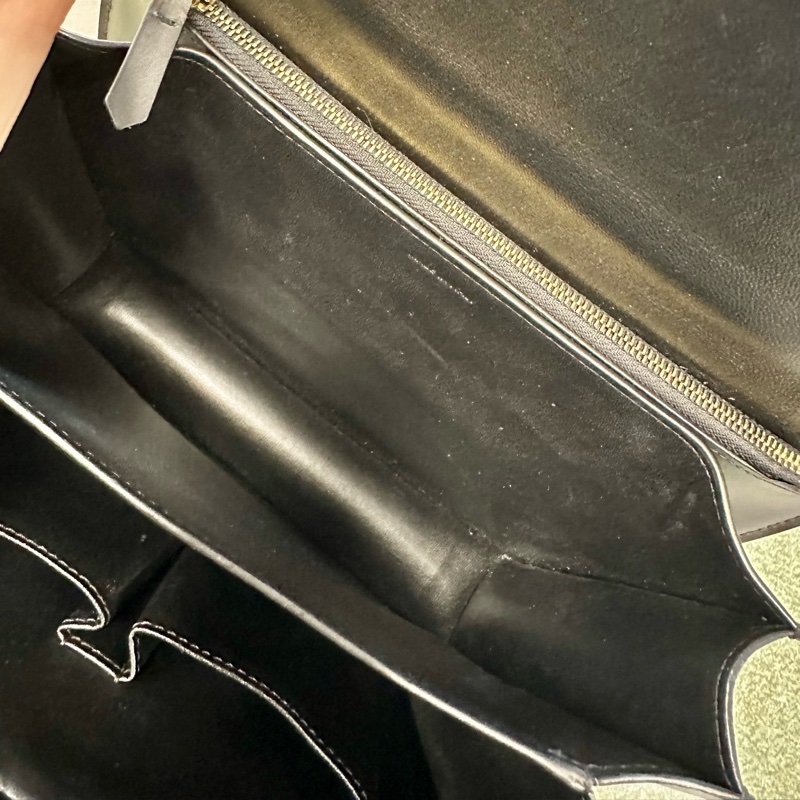 🔥爆款甜價釋出🔥 #Celine #賽琳classic #box #豆腐包 #方塊包 中號-27