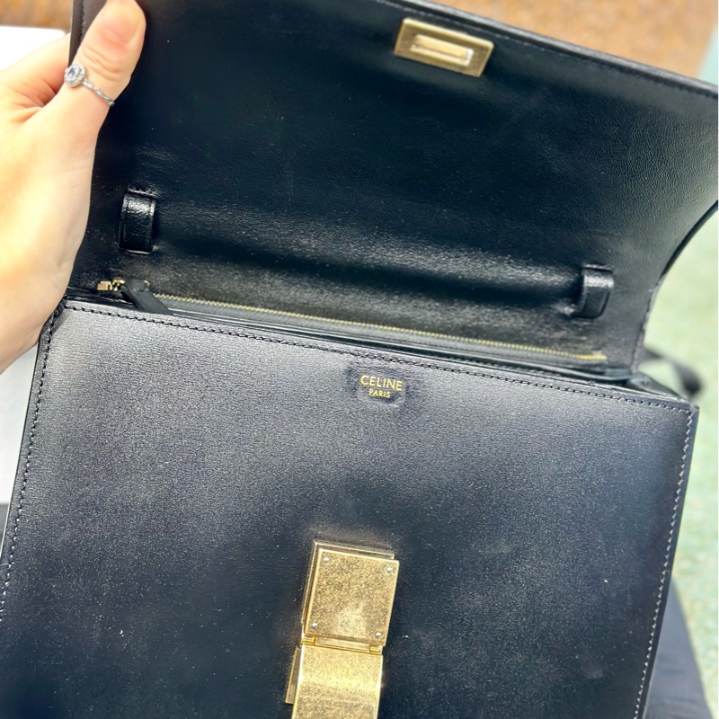 🔥爆款甜價釋出🔥 #Celine #賽琳classic #box #豆腐包 #方塊包 中號-28