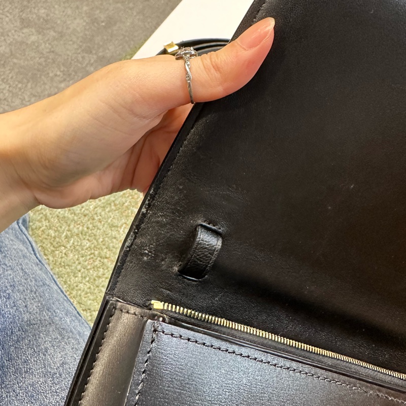 🔥爆款甜價釋出🔥 #Celine #賽琳classic #box #豆腐包 #方塊包 中號-33