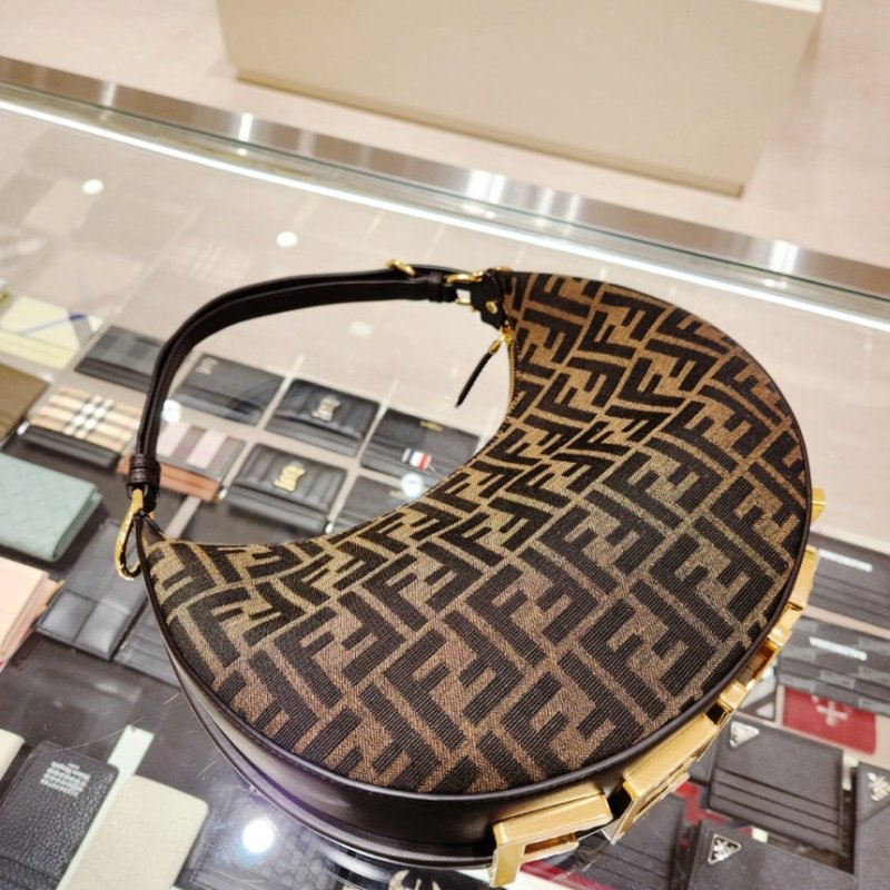 🎊佳節特賣🎁Fendi 8BR798 小款 Fendigraphy FF布料彎月包 棕色《當季專櫃正售★全新商品 》-10