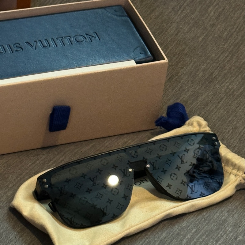 Lv 黑色老花墨鏡🕶️-1