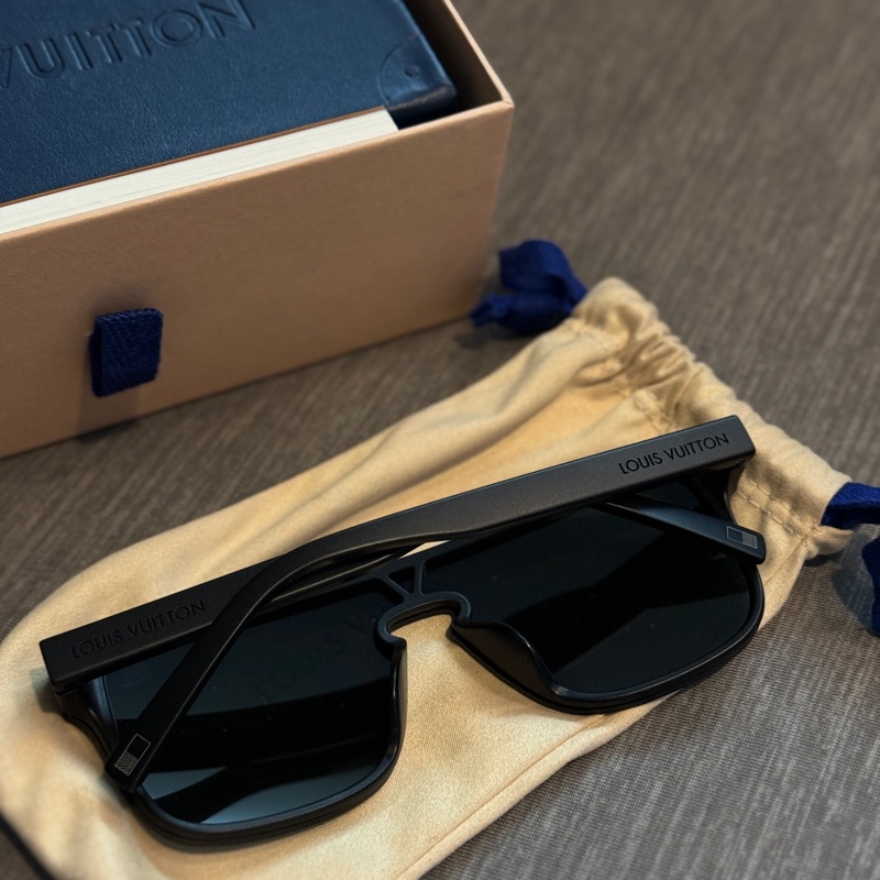 Lv 黑色老花墨鏡🕶️-2