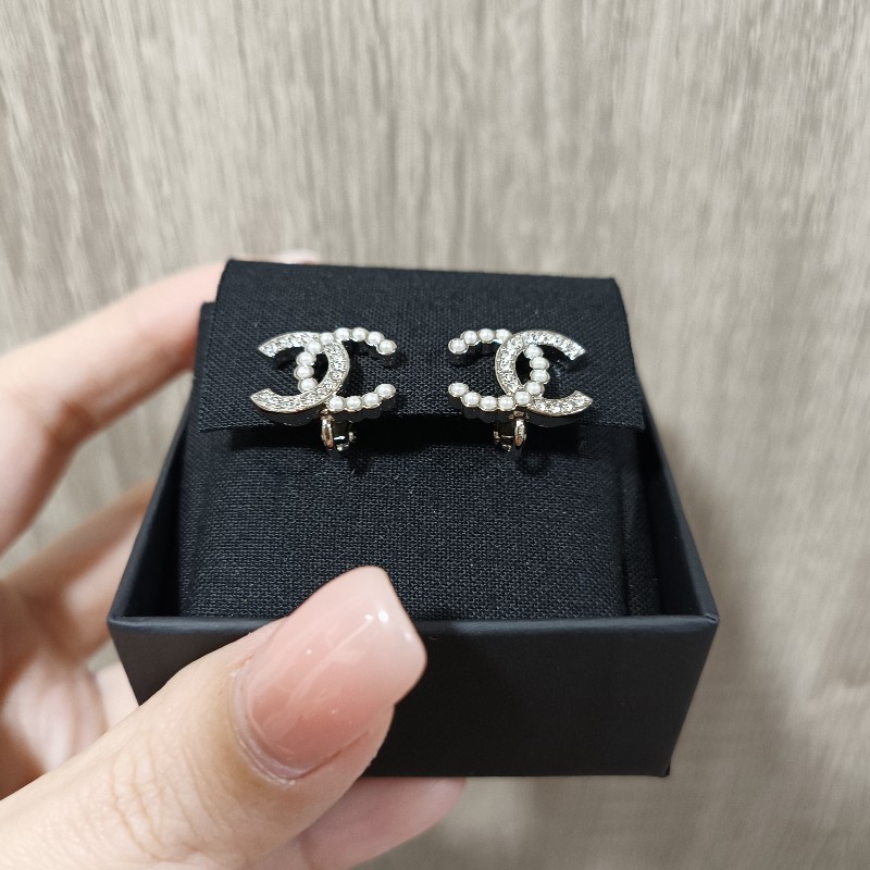 香奈兒 24s珍珠水鑽（夾式）耳環-5