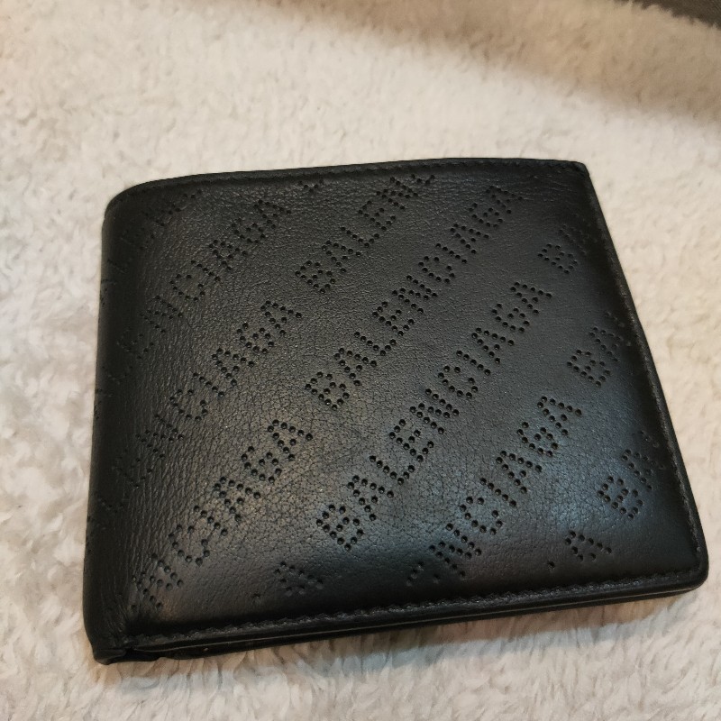 ㊣✨BALENCIAGA✨巴黎世家 （附防塵袋）黑色 雷射雕花 對折 短夾 皮夾 錢包/二手皮夾/二手精品/保證正品🌳二手樹屋🌳-1
