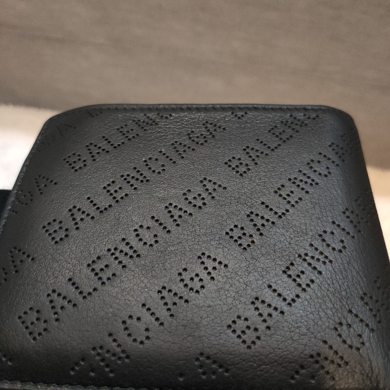 ㊣✨BALENCIAGA✨巴黎世家 （附防塵袋）黑色 雷射雕花 對折 短夾 皮夾 錢包/二手皮夾/二手精品/保證正品🌳二手樹屋🌳-17