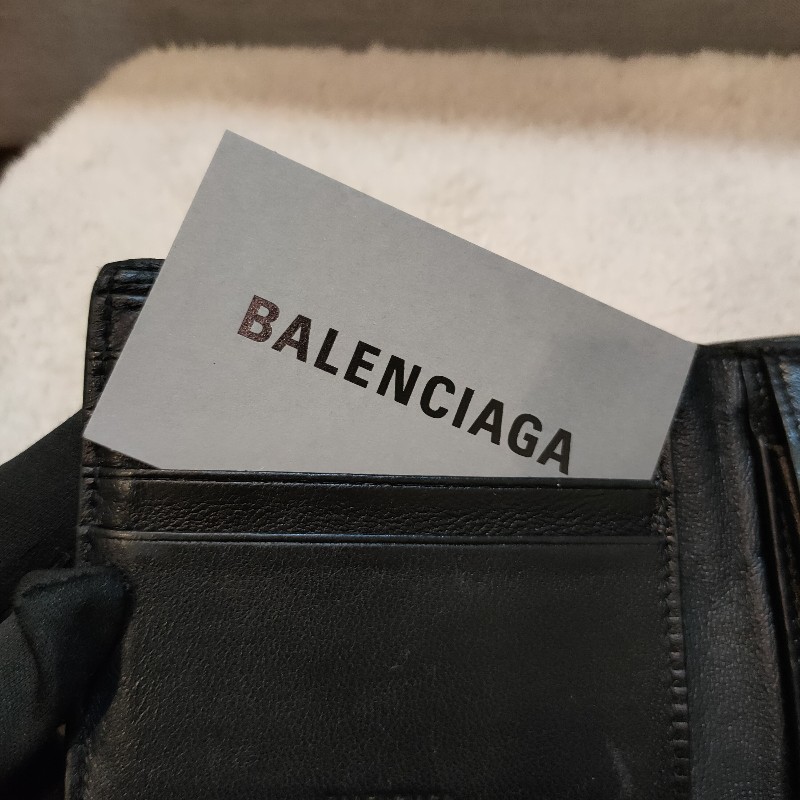 ㊣✨BALENCIAGA✨巴黎世家 （附防塵袋）黑色 雷射雕花 對折 短夾 皮夾 錢包/二手皮夾/二手精品/保證正品🌳二手樹屋🌳-25