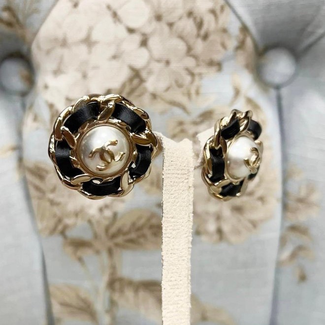 Chanel 絕美的皮穿鍊珍珠耳環-2