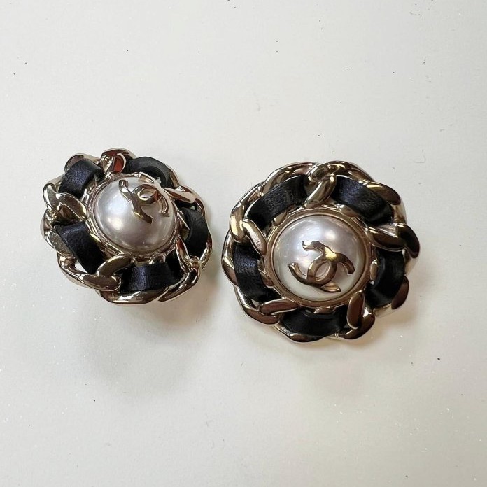 Chanel 絕美的皮穿鍊珍珠耳環-3