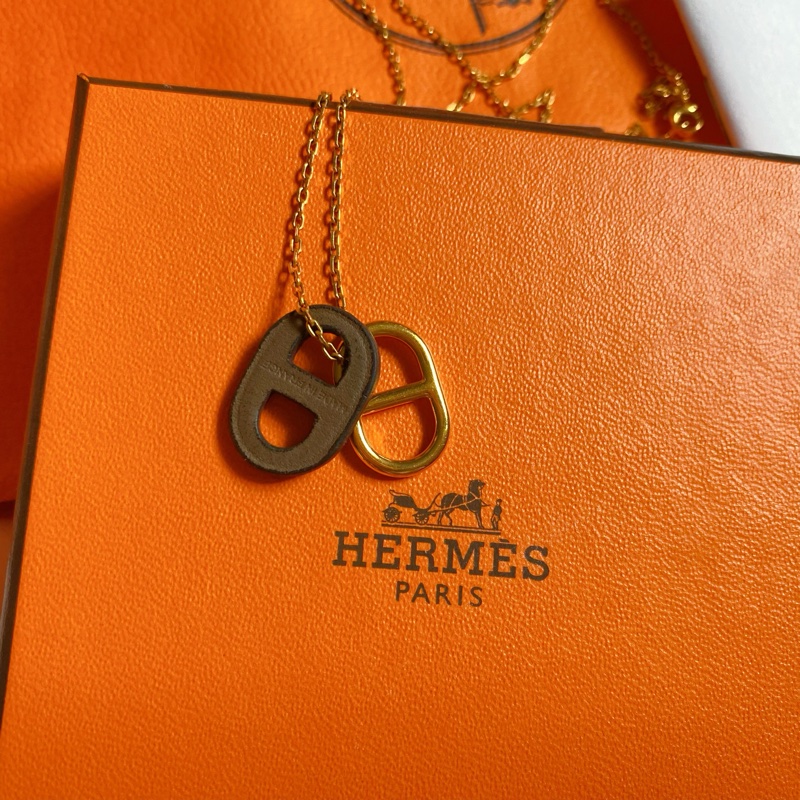 HERMES O'Maillon Swif經典豬鼻子皮飾項鍊 金咖 愛馬仕-0