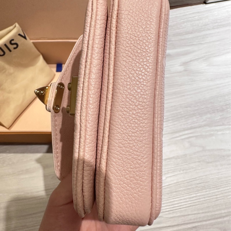 Lv mini郵差包/小廢包（櫻花粉）99新未使用-6
