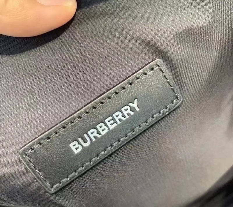 Burberry 巴寶莉 B標logo貼飾雙肩包-8