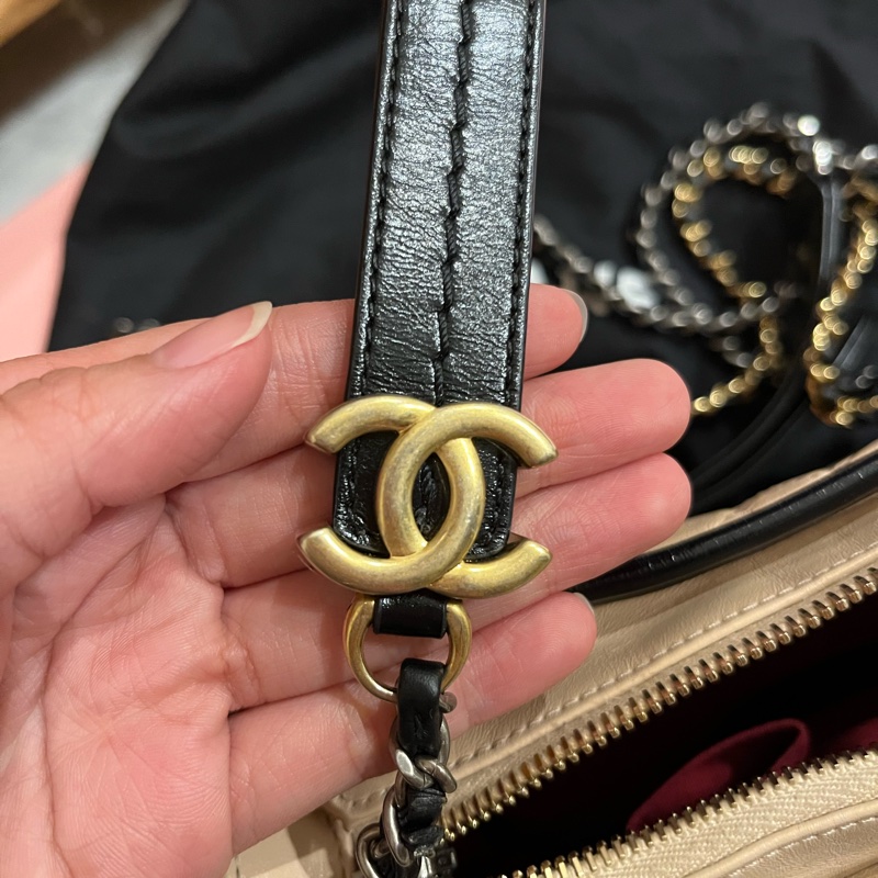 奶茶色配黑 Chanel 香奈兒流浪包 小號-13