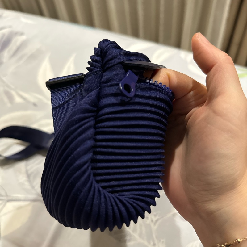 三宅一生皺摺包分享 pp 系 藍紫色 腰包-6