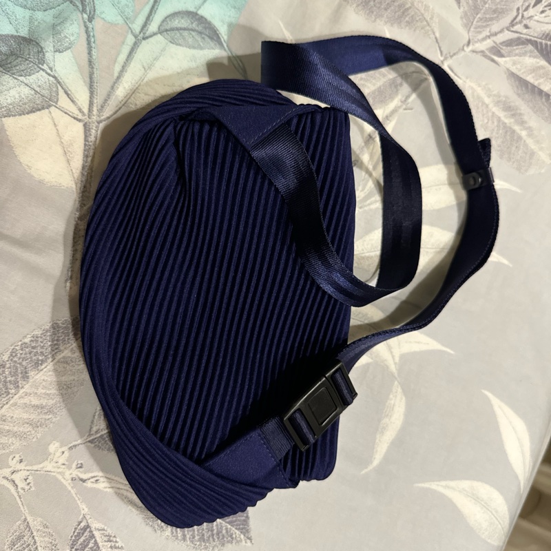 三宅一生皺摺包分享 pp 系 藍紫色 腰包-7