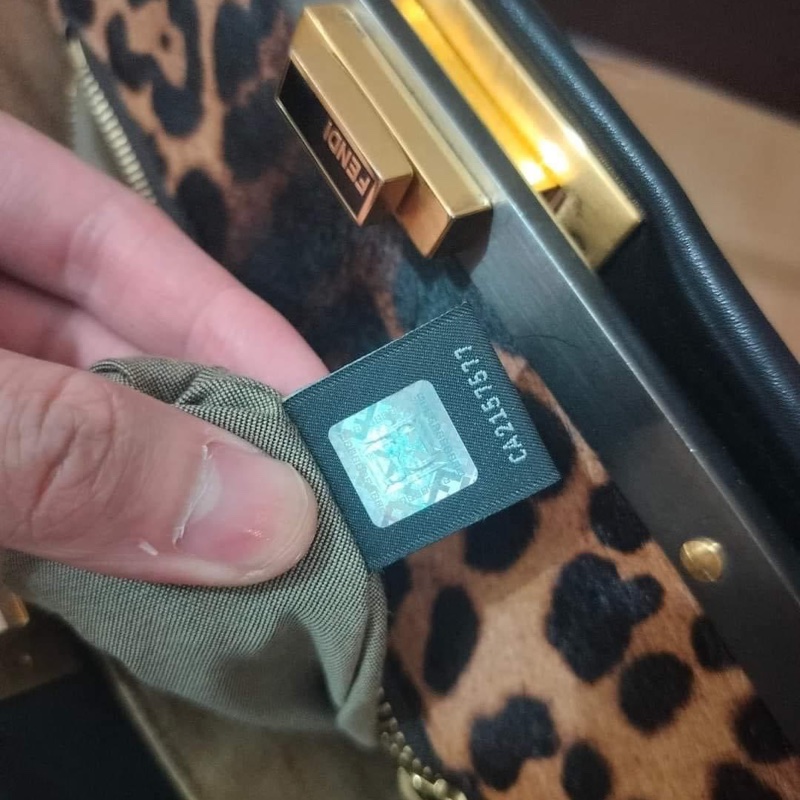 🤎 🐆Fendi 牛皮+豹紋馬毛peekaboo 大包現在很難有 不要錯過  原價192000 割愛47800 尺寸40/32/12 9成新 正常使用痕跡 高標繞道 #有背帶-5