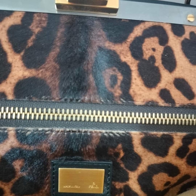 🤎 🐆Fendi 牛皮+豹紋馬毛peekaboo 大包現在很難有 不要錯過  原價192000 割愛47800 尺寸40/32/12 9成新 正常使用痕跡 高標繞道 #有背帶-7