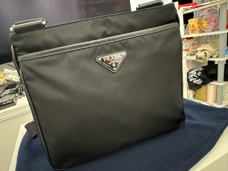PRADA 側背包 斜背包 郵差包 二手如新 2VH118-0