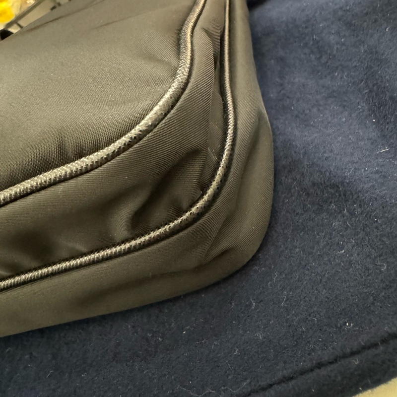 PRADA 側背包 斜背包 郵差包 二手如新 2VH118-5