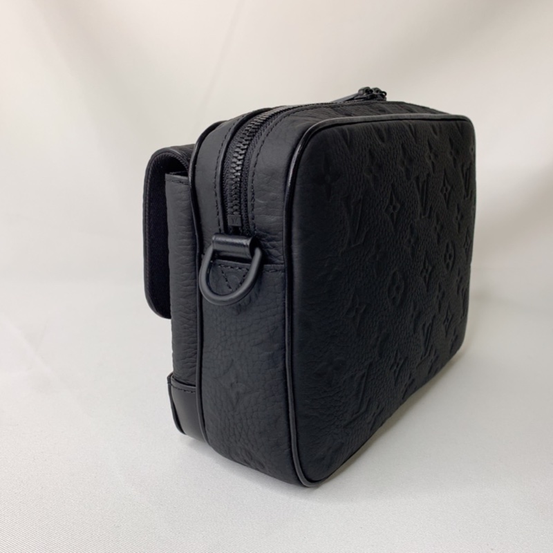 LV 全新Steamer全皮革郵差包-5