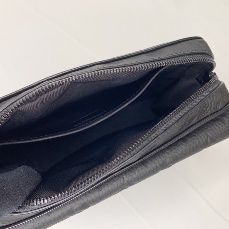 LV 全新Steamer全皮革郵差包-8