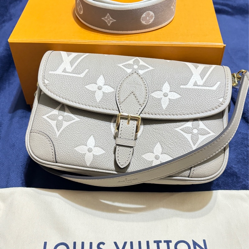 LOUIS VUITTON Diane米色真皮肩/側背包-1