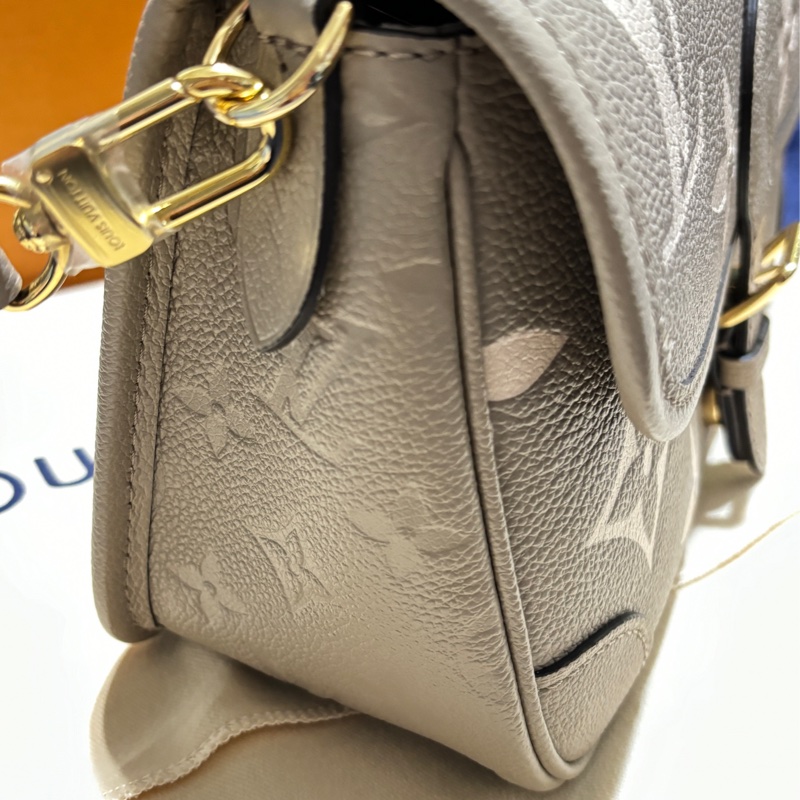 LOUIS VUITTON Diane米色真皮肩/側背包-7