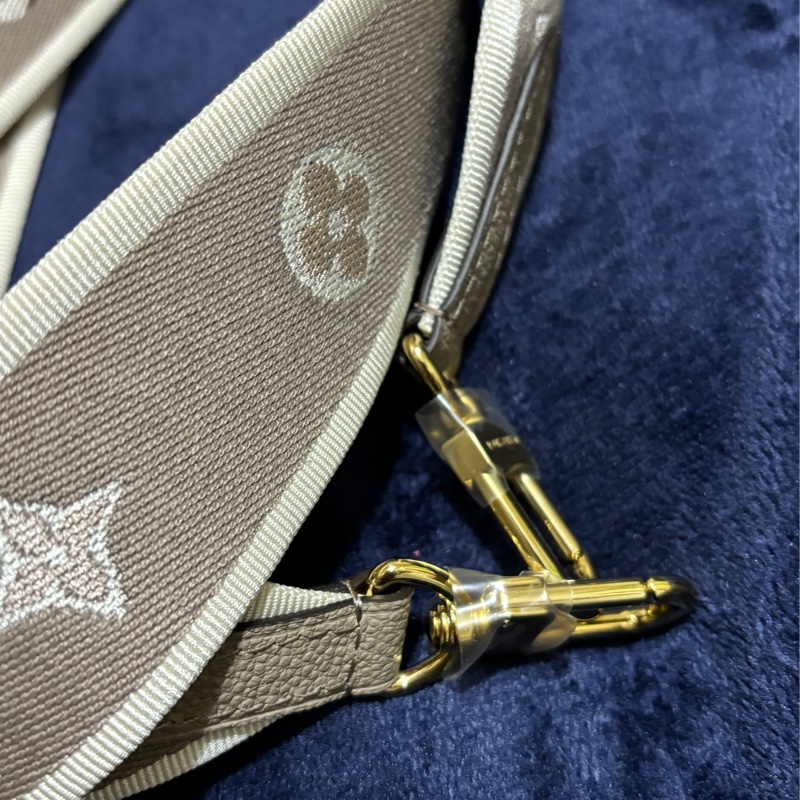 LOUIS VUITTON Diane米色真皮肩/側背包-20