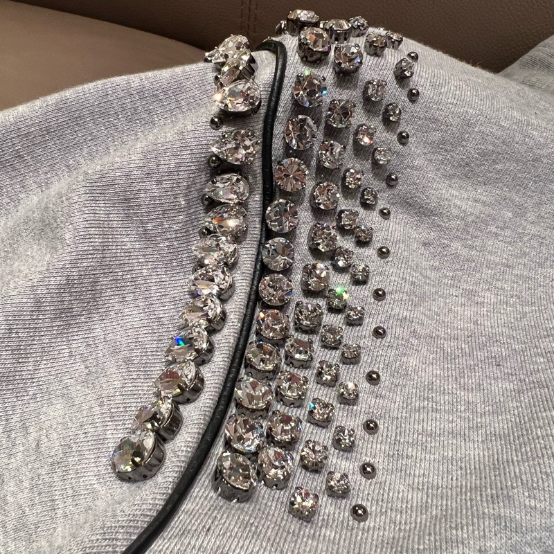 Prada水鑽灰色運動外套 Women Oversized Studded Hoodie-Silver(我個人認為男女都可穿着)-7