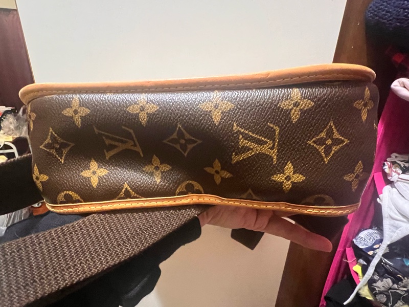 LV老花斜背包 郵差包 記者包-8