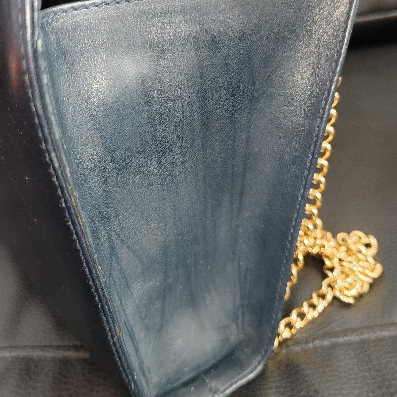 Ferragamo經典鎖頭牛皮鏈條包-11