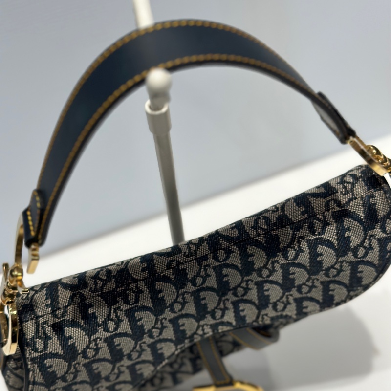 Dior馬鞍腋下包-3