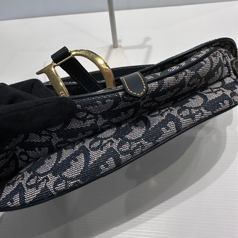 Dior馬鞍腋下包-11