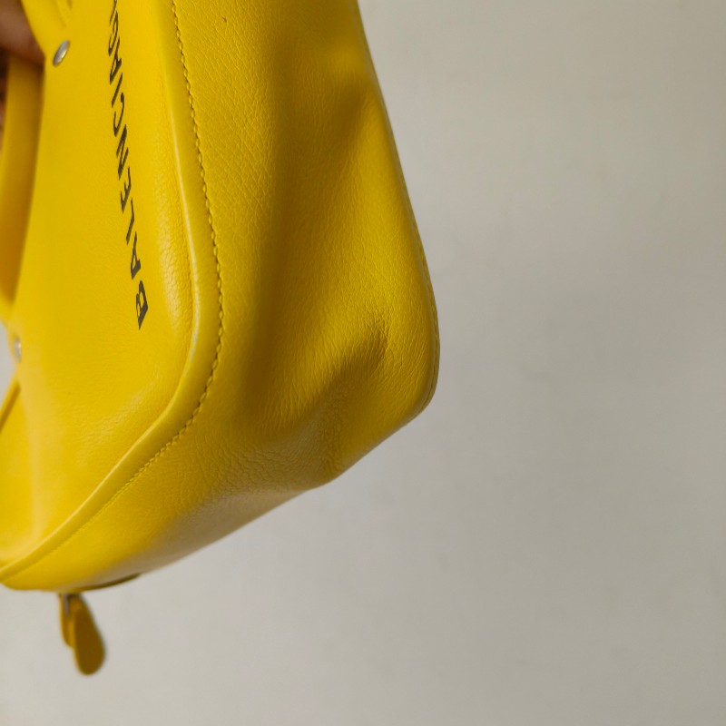 【9成新】㊣✨BALENCIAGA✨巴黎世家 （附防塵袋）小雞黃 三角 手提包 肩背包 斜背包 三角包/二手包/二手精品/保證正品🌳二手樹屋🌳-35