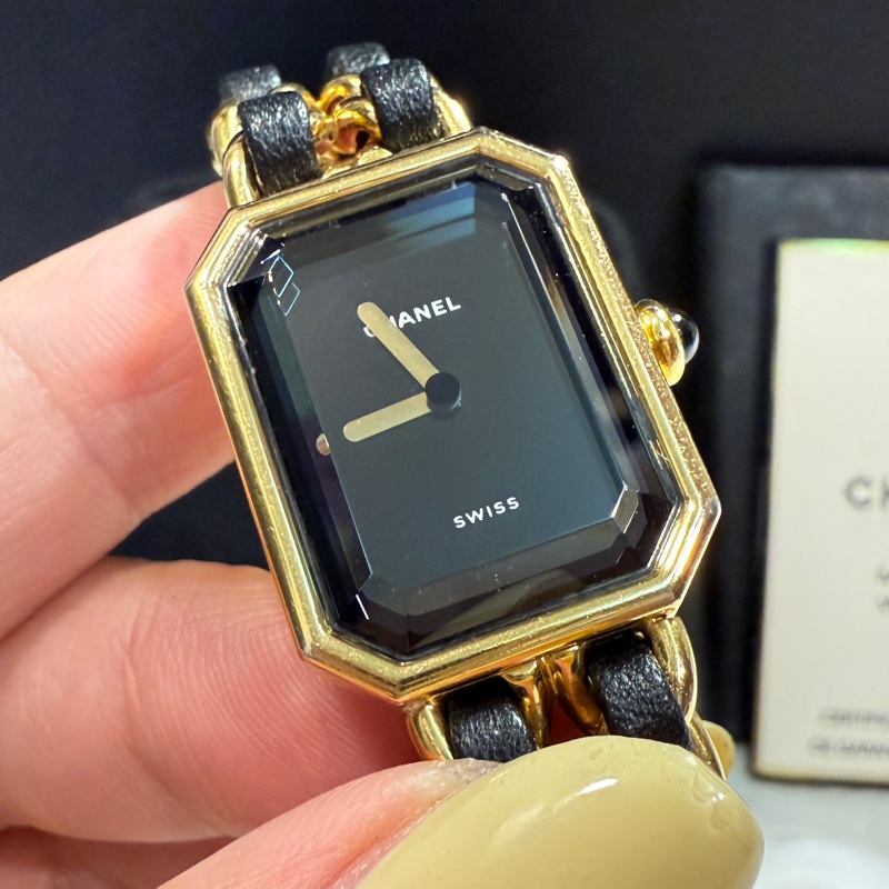 CHANEL 香奈兒 皮穿繩黑金 方糖 首映錶L號-2