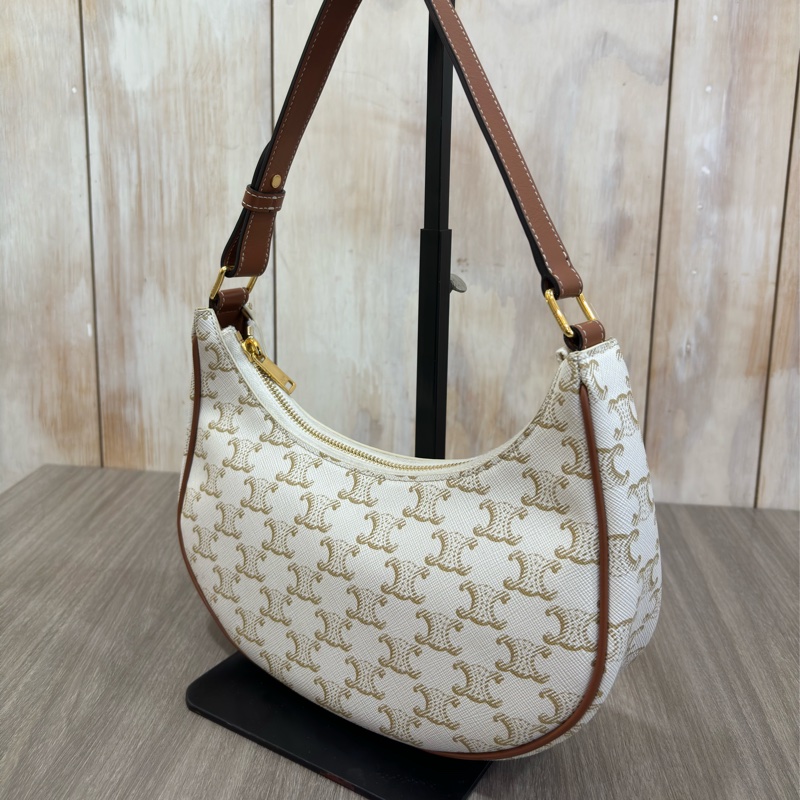 CELINE AVA TRIOMPHE 193952 米色 咖皮 凱旋門 腋下包 彎月包 肩背包 牛角包 可頌包-4