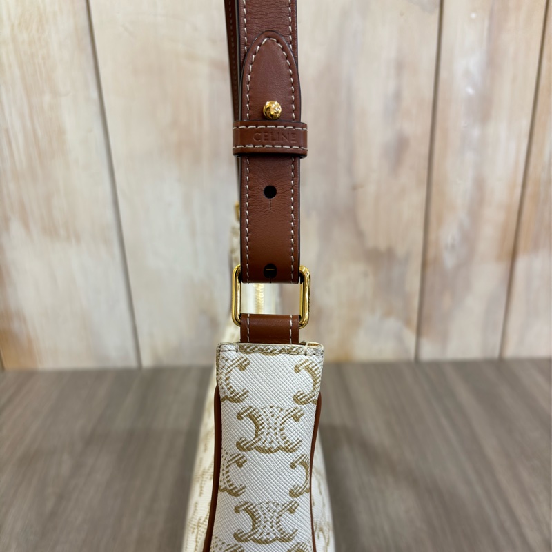 CELINE AVA TRIOMPHE 193952 米色 咖皮 凱旋門 腋下包 彎月包 肩背包 牛角包 可頌包-8