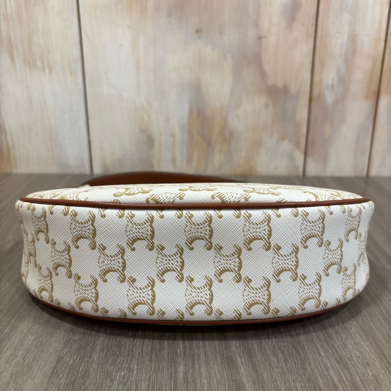 CELINE AVA TRIOMPHE 193952 米色 咖皮 凱旋門 腋下包 彎月包 肩背包 牛角包 可頌包-11