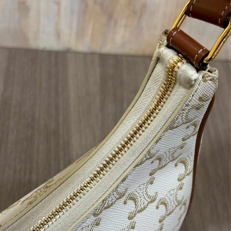 CELINE AVA TRIOMPHE 193952 米色 咖皮 凱旋門 腋下包 彎月包 肩背包 牛角包 可頌包-21