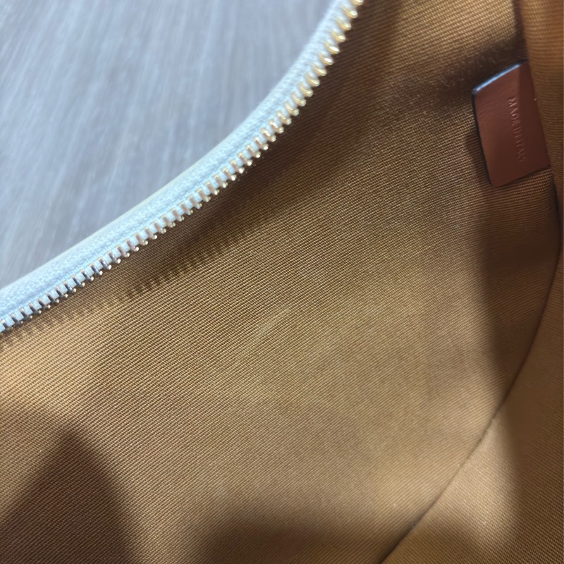 CELINE AVA TRIOMPHE 193952 米色 咖皮 凱旋門 腋下包 彎月包 肩背包 牛角包 可頌包-25