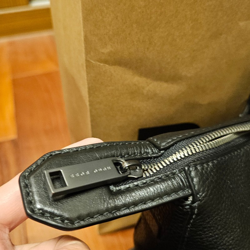 Hugo Boss Helios 粒面牛皮公事包-7