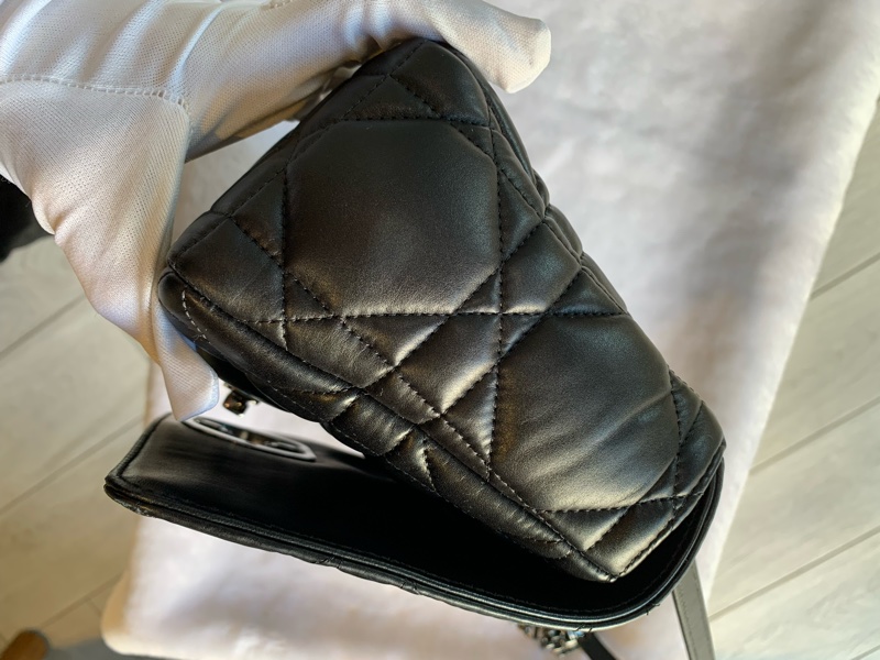 Dior Caro 銀灰釦菱格紋翻蓋中款肩背/斜背鍊包(黑色)-2