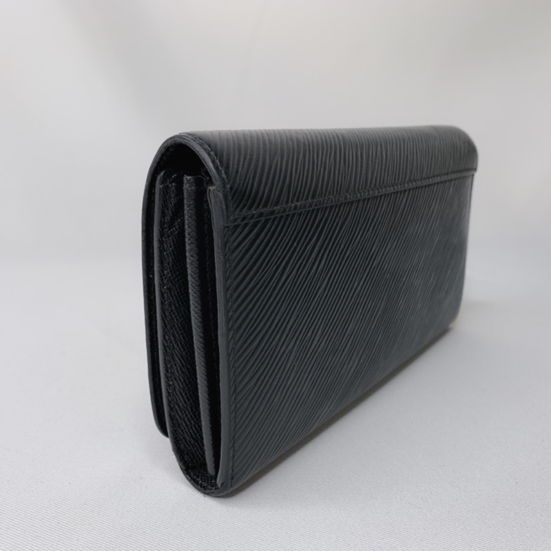 LV Twist經典EPI水波紋銀扣翻蓋長夾-5