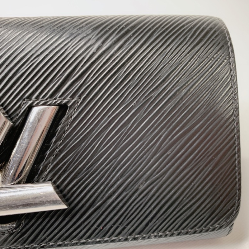 LV Twist經典EPI水波紋銀扣翻蓋長夾-10