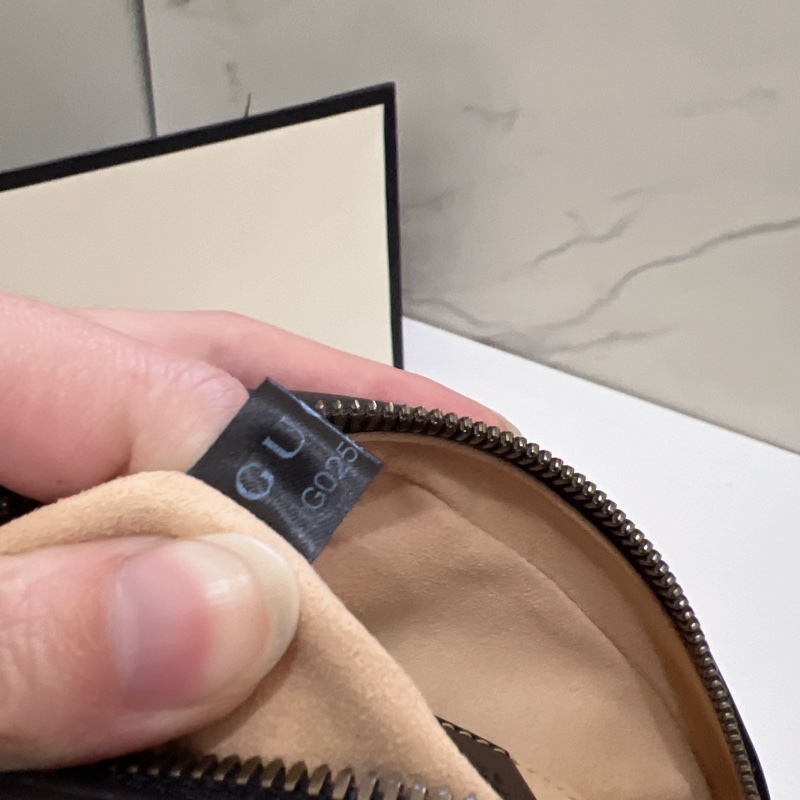 Gucci 馬夢marmont 黑金腰包-18