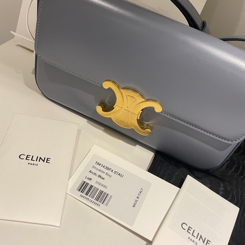 全新正品CELINE  Triomphe SHOULDER BAG 霧霾藍凱旋門亮面牛皮肩下腋下包（購於網紅陳卉 林襄）可優惠