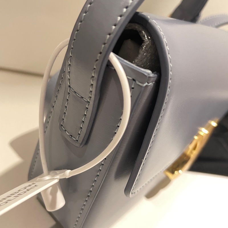 全新正品CELINE  Triomphe SHOULDER BAG 霧霾藍凱旋門亮面牛皮肩下腋下包（購於網紅陳卉 林襄）可優惠-8