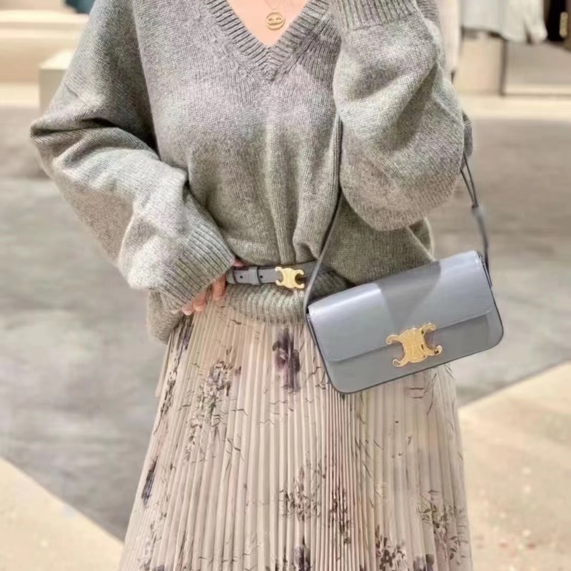 全新正品CELINE  Triomphe SHOULDER BAG 霧霾藍凱旋門亮面牛皮肩下腋下包（購於網紅陳卉 林襄）可優惠-8