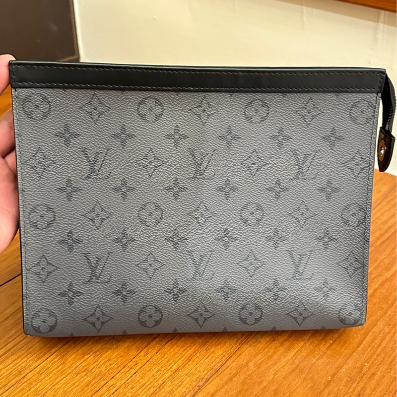 LV 黑灰花紋手拿包-0