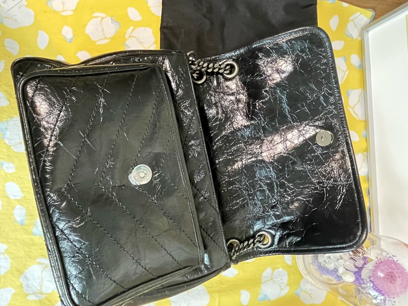❤️熱門實用 YSL  Saint Laurent Niki 包 中款 黑銀款 近全新-11